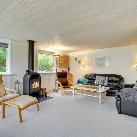 Nyaraló Ulrike - 600m To The Fjord By Interhome